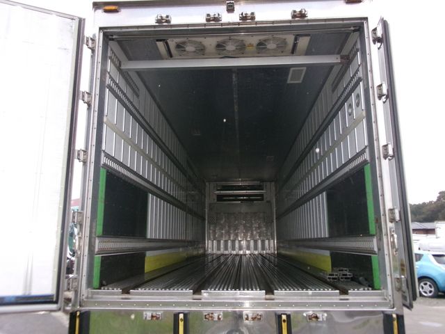 Isuzu GIGA 2016-11 11102-11