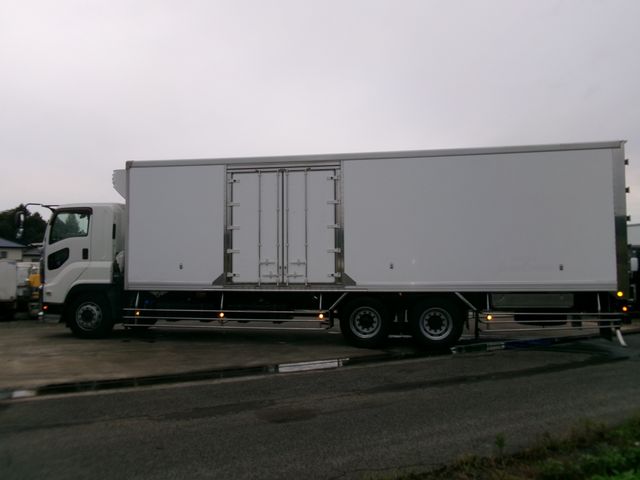 Isuzu GIGA 2016-11 11102-3