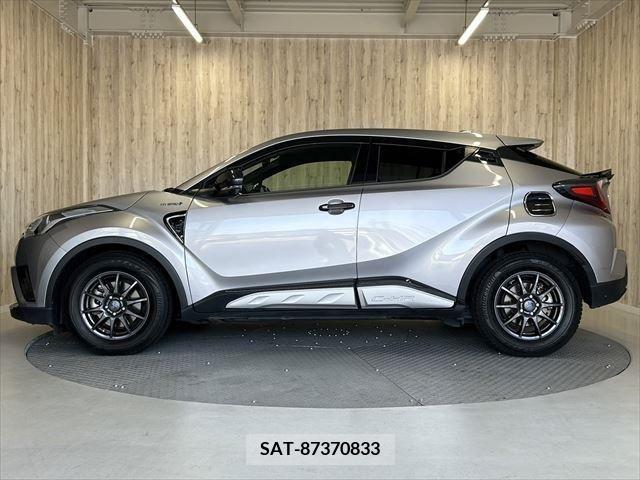 Toyota C-HR 2017-02 294860-7