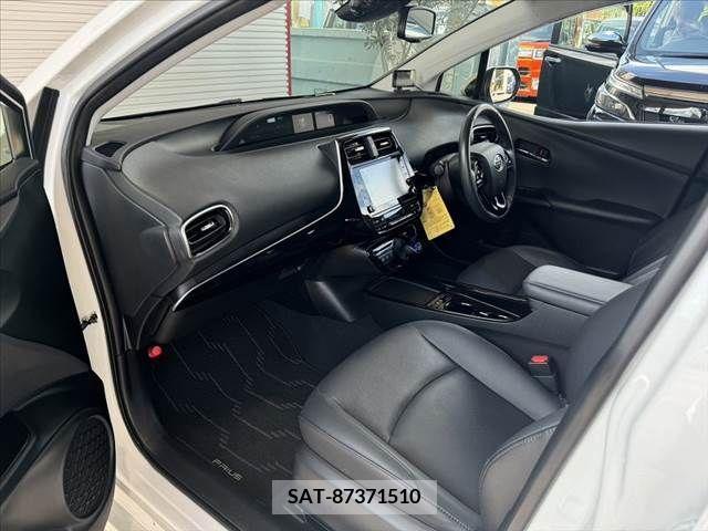 Toyota PRIUS 2022-03 366418-16