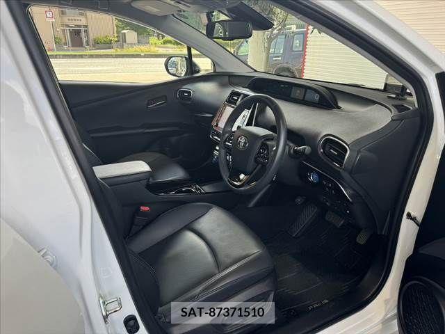 Toyota PRIUS 2022-03 366418-15