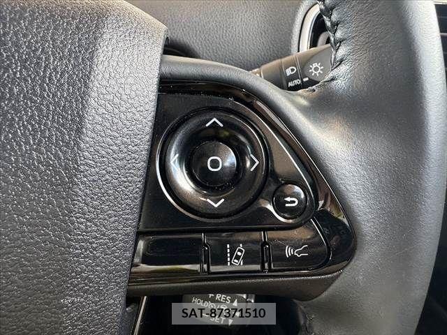 Toyota PRIUS 2022-03 366418-24