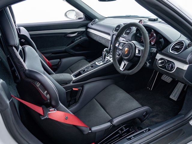 Porsche 718 Spyder 2022-06 16676-2