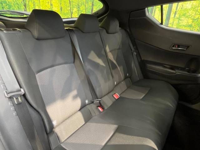 Toyota C-HR 2018-01 12358-9