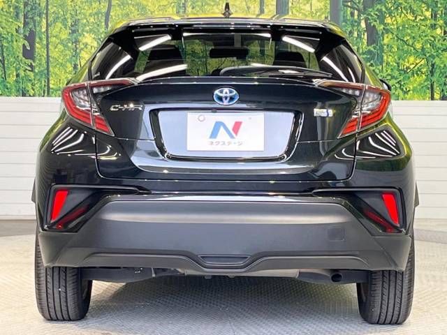 Toyota C-HR 2018-01 12358-15