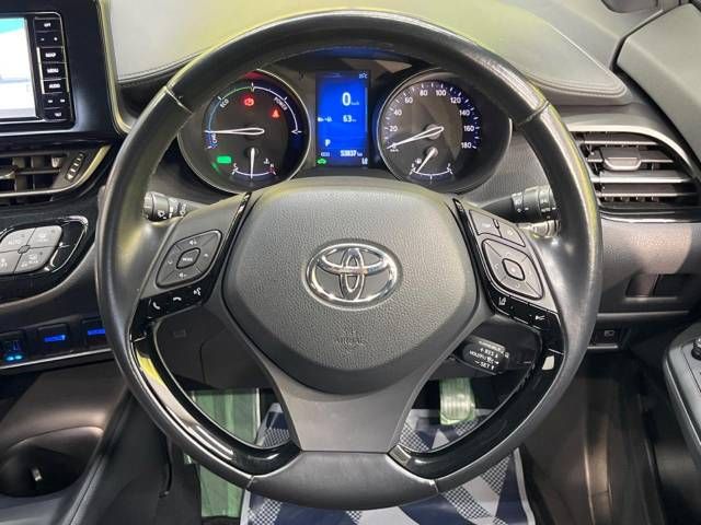 Toyota C-HR 2018-01 12358-11