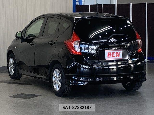 Nissan NOTE 2014-02 365468-8