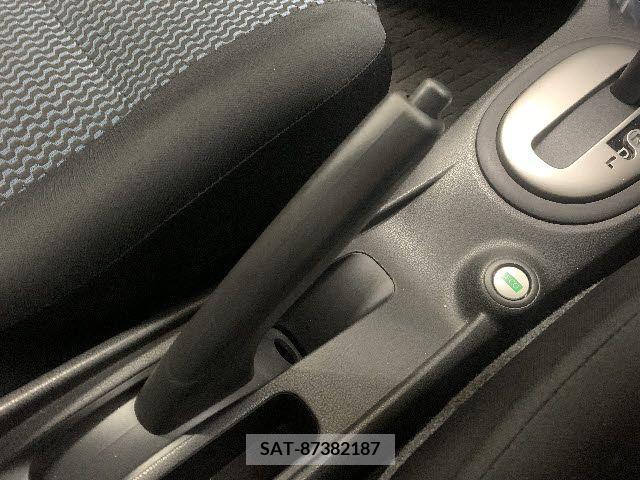 Nissan NOTE 2014-02 365468-16