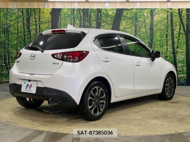 Mazda DEMIO 2014-12 267686-17