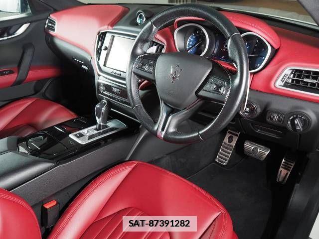 Maserati GHIBLI 2016-05 246440-6