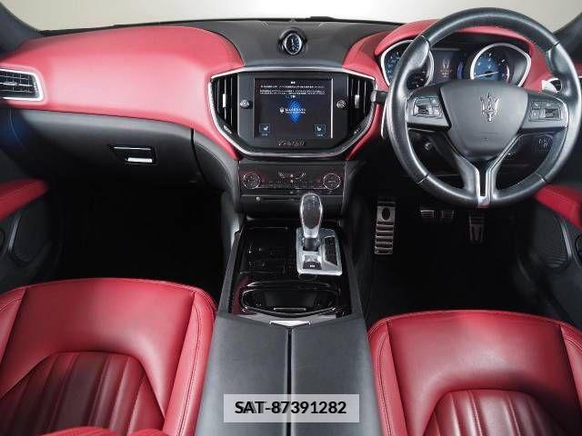 Maserati GHIBLI 2016-05 246440-3