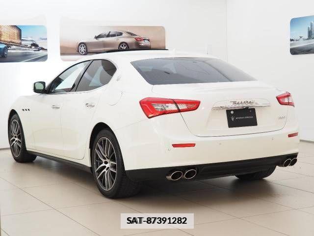 Maserati GHIBLI 2016-05 246440-2