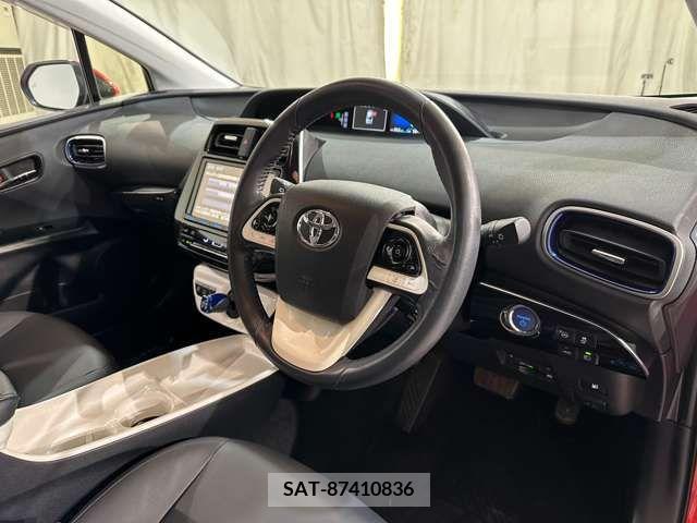 Toyota PRIUS 2016-06 281892-12