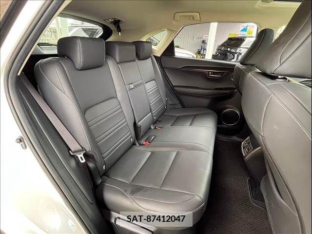 Lexus NX 2015-09 334354-6