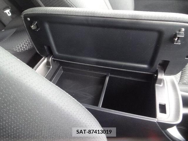 Toyota PRIUS 2017-02 210242-17
