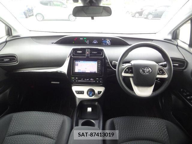 Toyota PRIUS 2017-02 210242-2