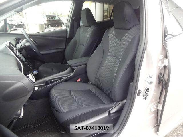 Toyota PRIUS 2017-02 210242-9