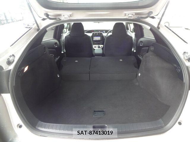 Toyota PRIUS 2017-02 210242-10