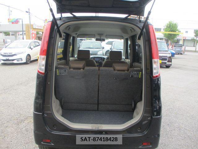 Nissan ROOX 2010-11 276067-24