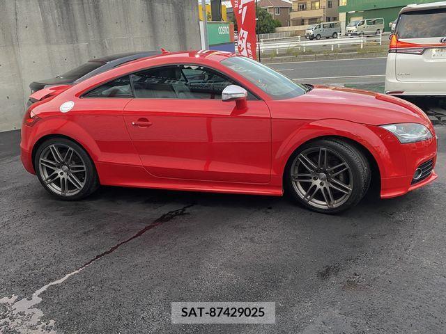 Audi TTS 2010-06 261414-6