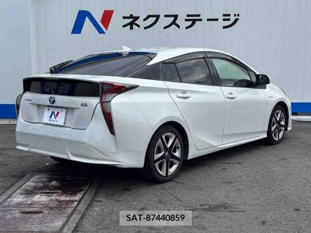 Toyota PRIUS 2016-02 330541-17