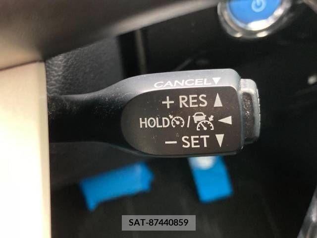 Toyota PRIUS 2016-02 330541-4