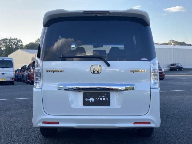 Honda e 2014-08 12342-4
