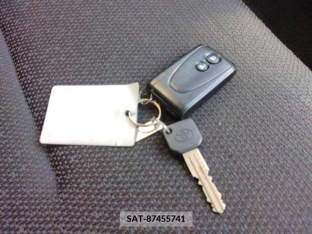 Toyota PASSO 2015-05 325749-8
