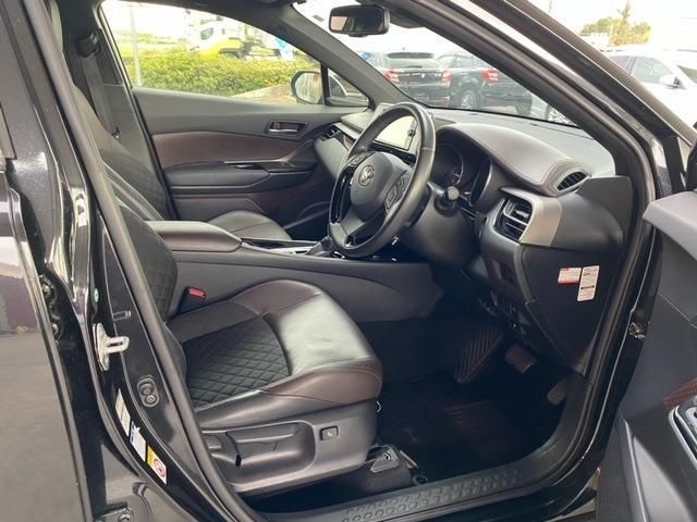 Toyota C-HR 2017-05 4404-11