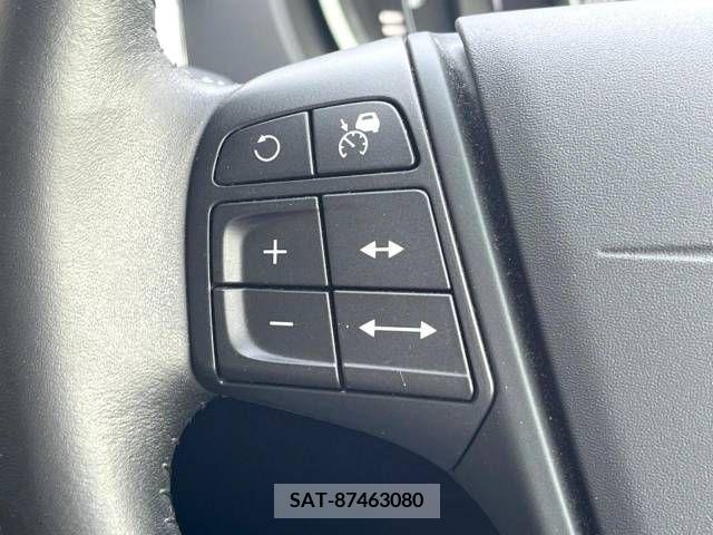 Volvo V40 2018-06 288675-8