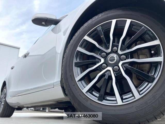 Volvo V40 2018-06 288675-15