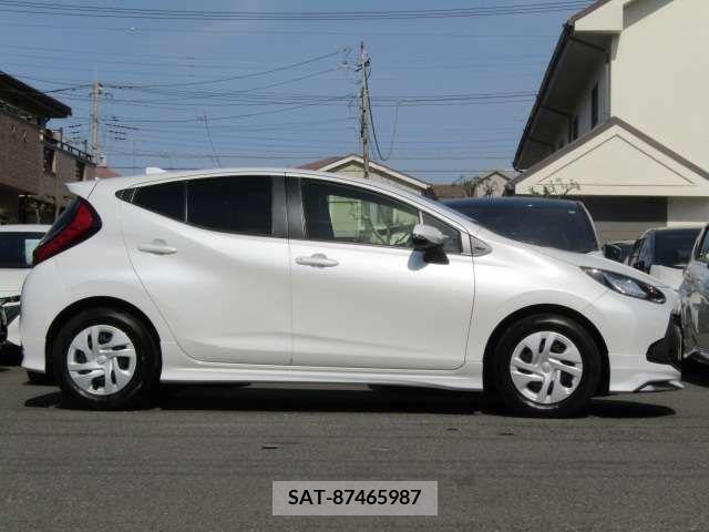 Toyota AQUA 2022-02 260400-3