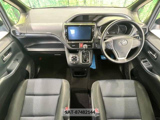 Toyota VOXY 2015-12 288950-1
