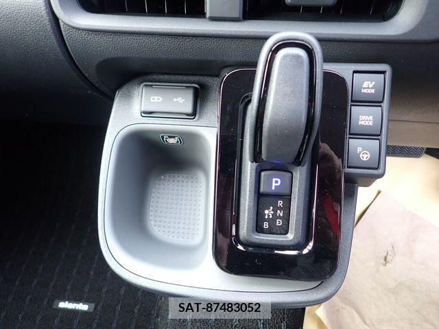 Toyota SIENTA 2024-05 337080-17
