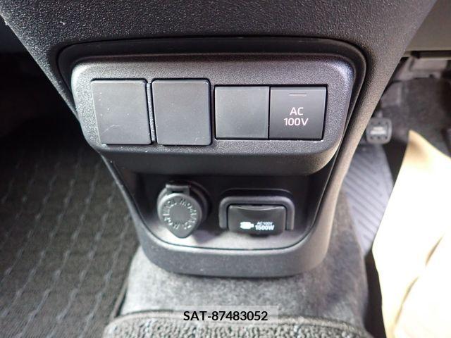 Toyota SIENTA 2024-05 337080-16