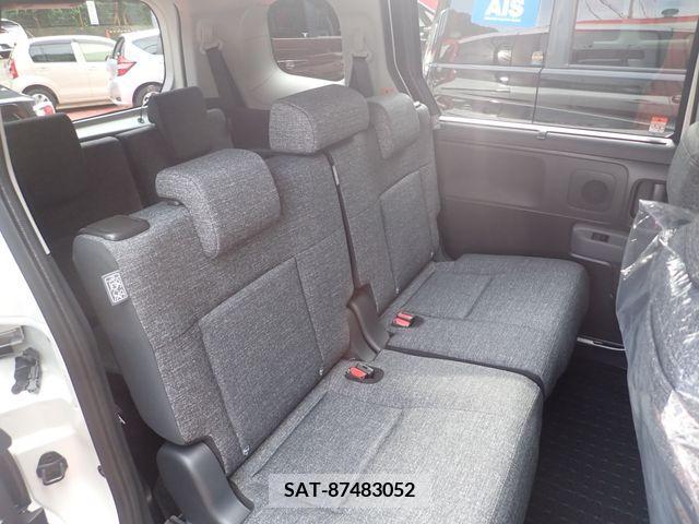 Toyota SIENTA 2024-05 337080-11
