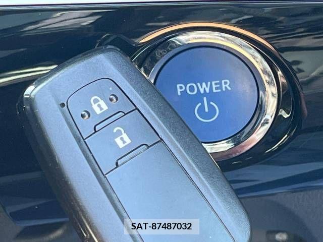 Toyota PRIUS 2017-06 382881-7