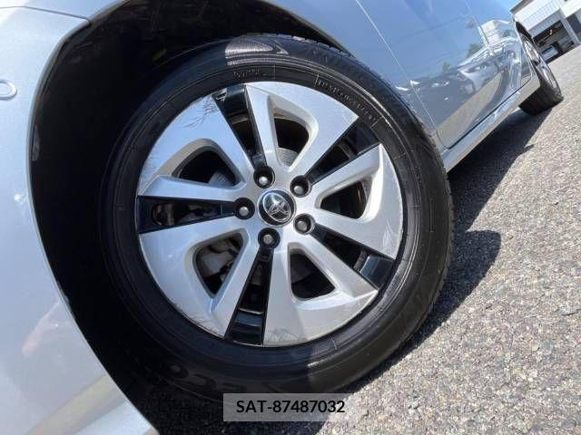 Toyota PRIUS 2017-06 382881-13