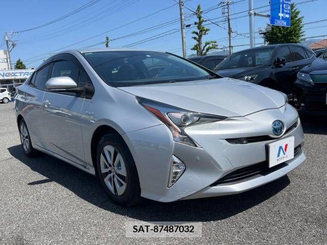 Toyota PRIUS 2017-06 382881-16