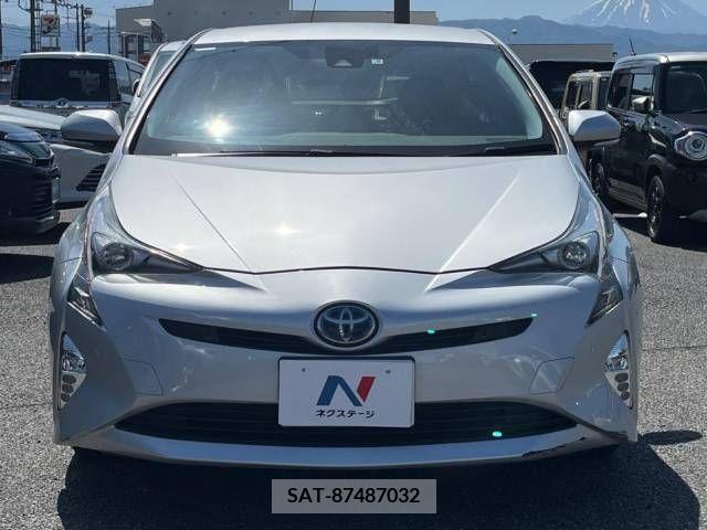 Toyota PRIUS 2017-06 382881-14