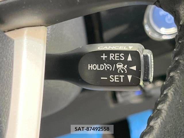 Toyota PRIUS 2015-12 328562-5