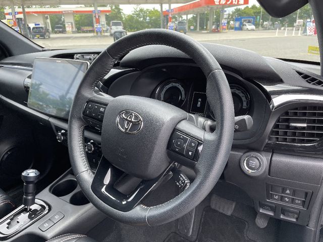 Toyota HILUX 2019-04 4856-8