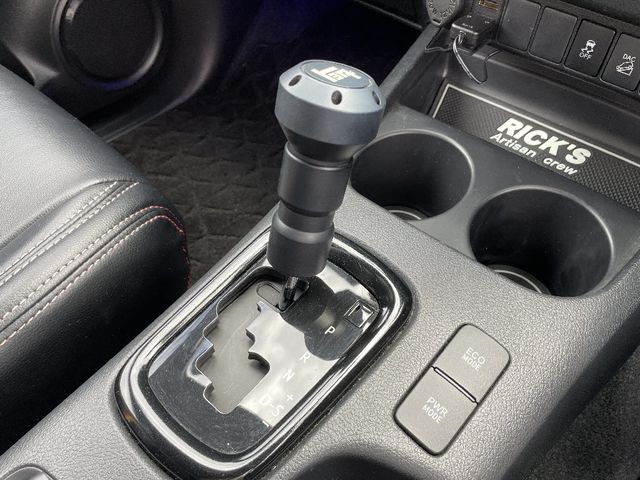 Toyota HILUX 2019-04 4856-15