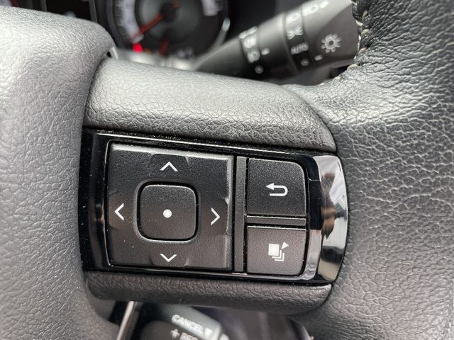 Toyota HILUX 2019-04 4856-17