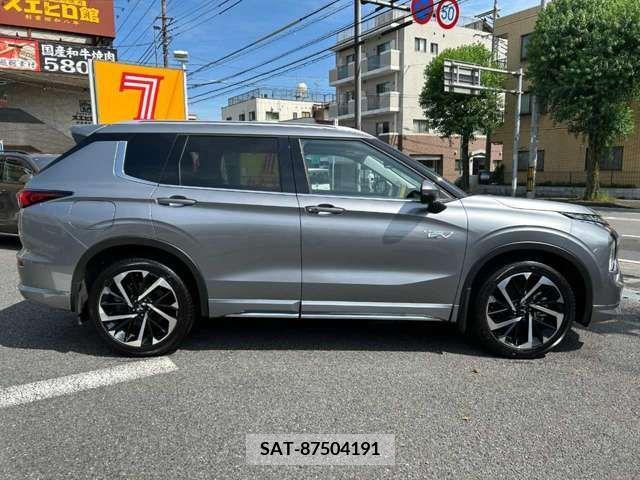 Mitsubishi OUTLANDER PHEV 2023-05 345109-3