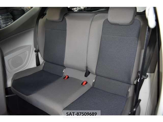VolksWagen UP! 2013-11 320242-18