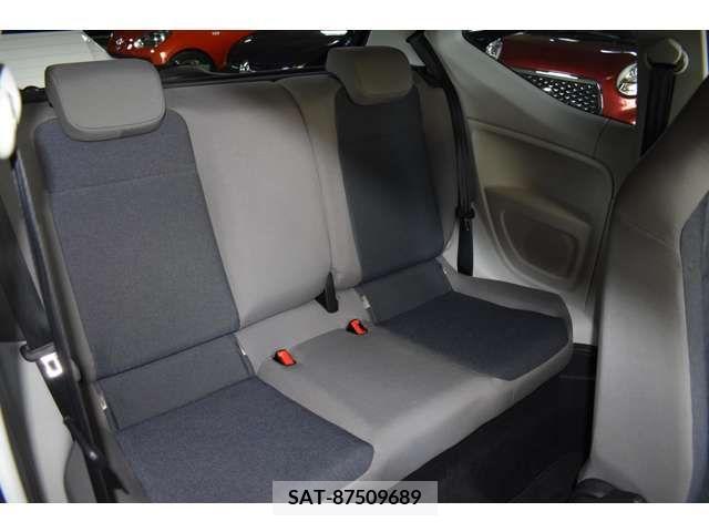 VolksWagen UP! 2013-11 320242-17