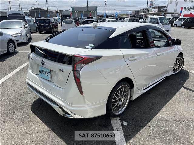Toyota PRIUS 2016-08 281847-2