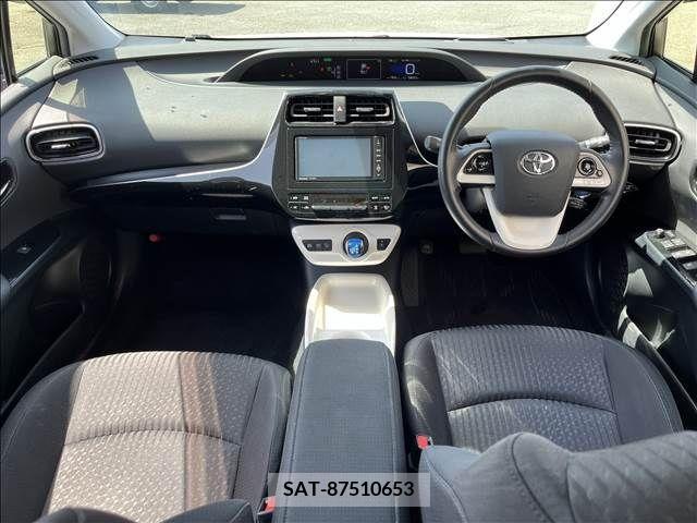 Toyota PRIUS 2016-08 281847-1