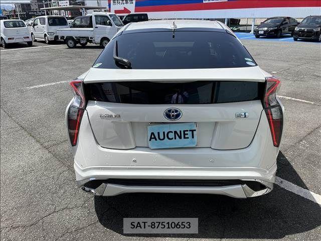Toyota PRIUS 2016-08 281847-4